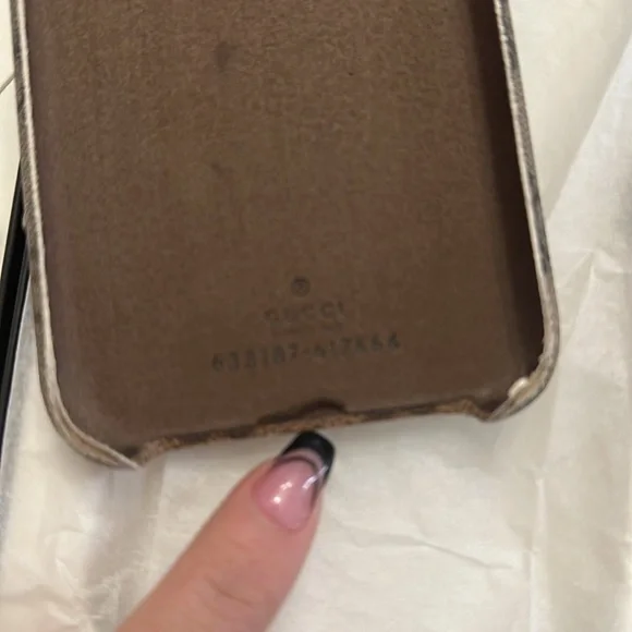 Gucci phone case with Bee - Picture 3 of 9
